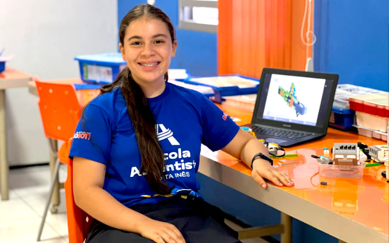 Estudante de robótica