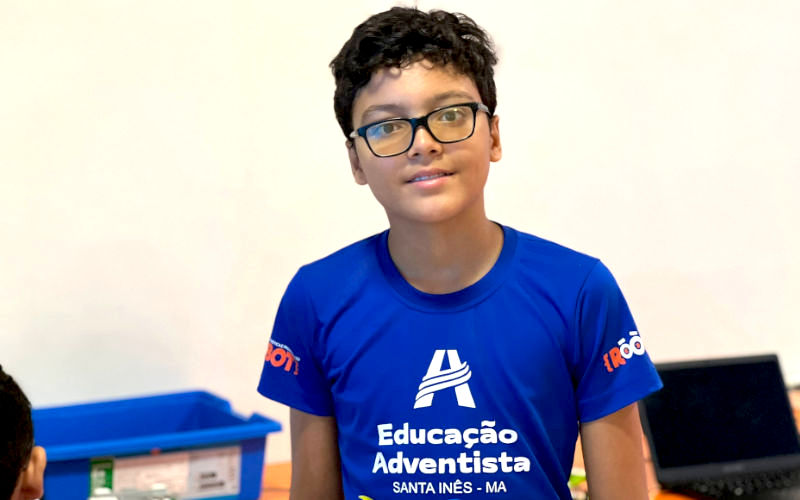 Estudante de robótica